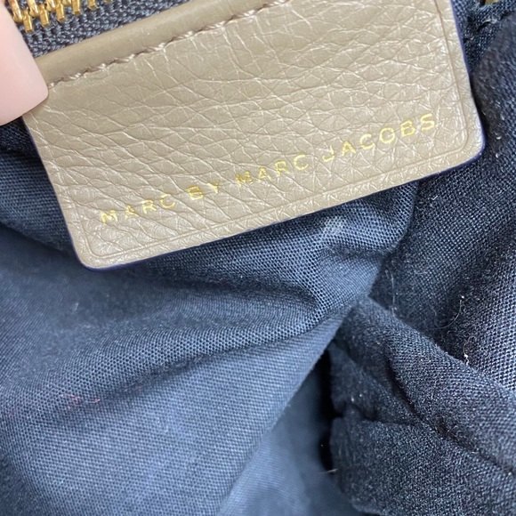 MARC JACOBS Lrg Q Hillier Hobo/Shoulder Purse - Picture 12 of 13